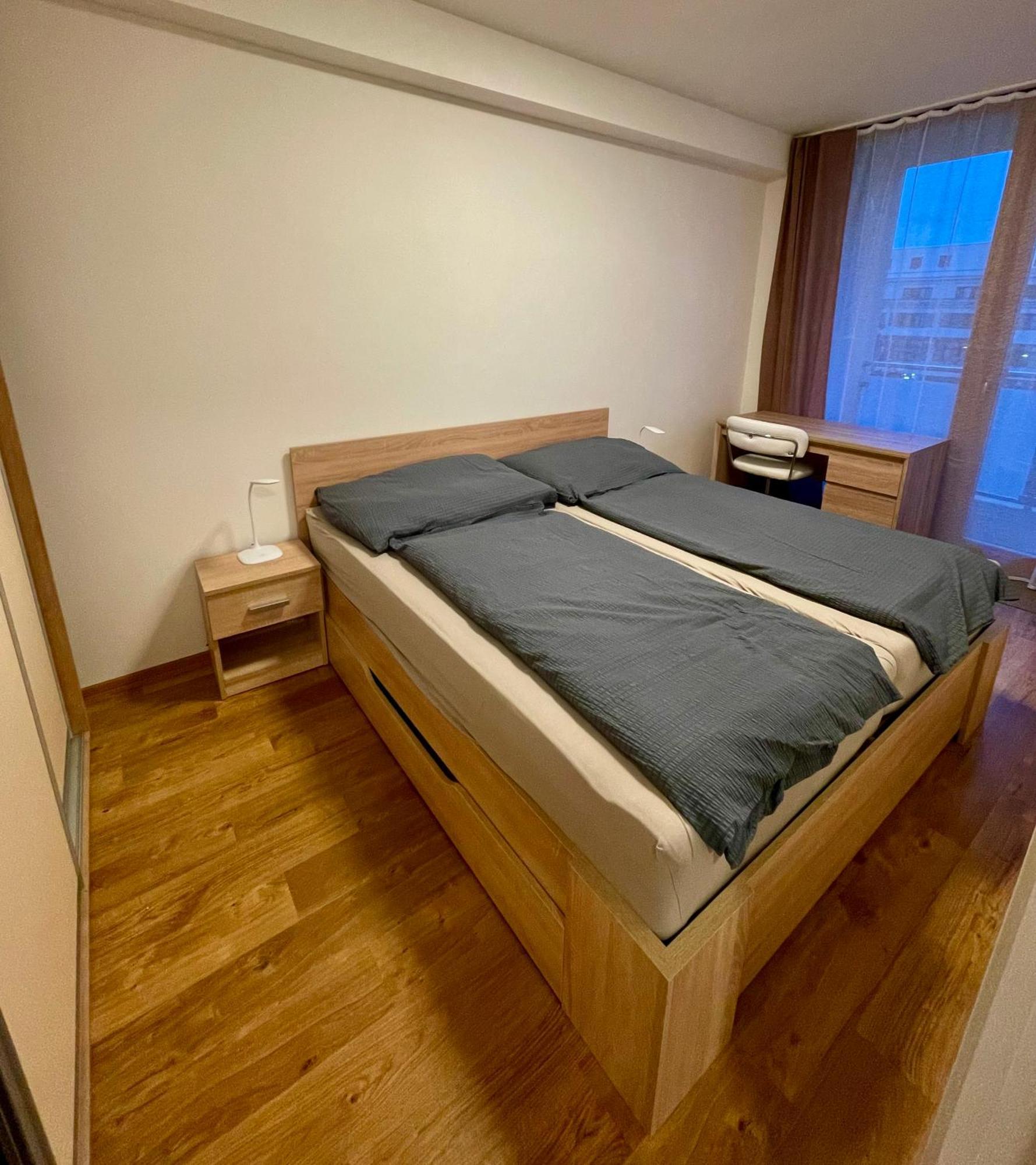 Apartman Astra Sezimovo Ústí Exterior foto