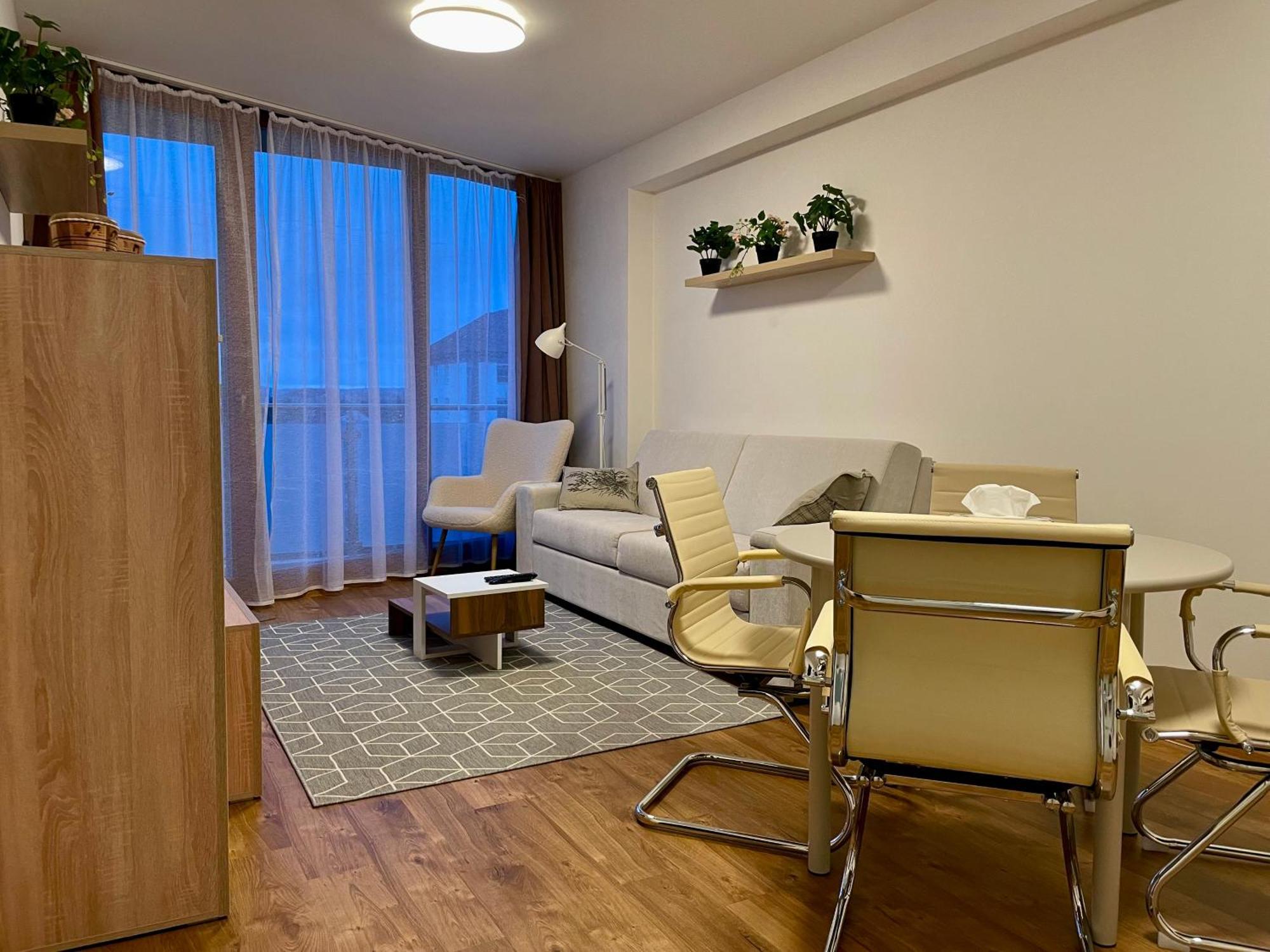 Apartman Astra Sezimovo Ústí Exterior foto